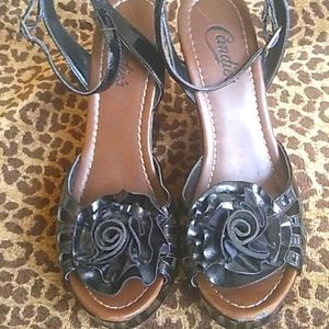 Candies Black patent leather wedges